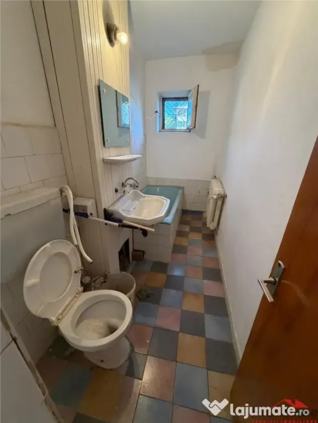 Apartament 3 camere, etaj 1, zona Centrala (fosta Autogara) - Focsani (Vrancea)