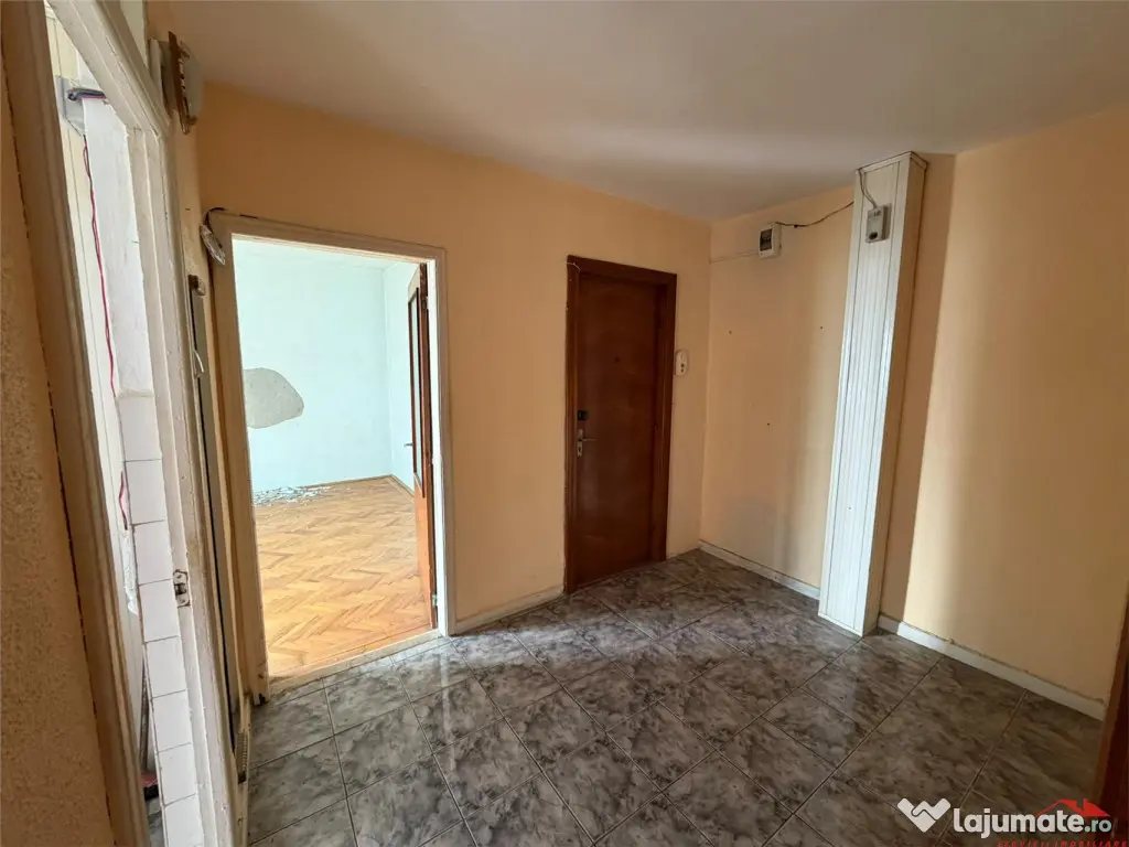 Apartament 3 camere, etaj 1, zona Centrala (fosta Autogara) - Focsani (Vrancea)