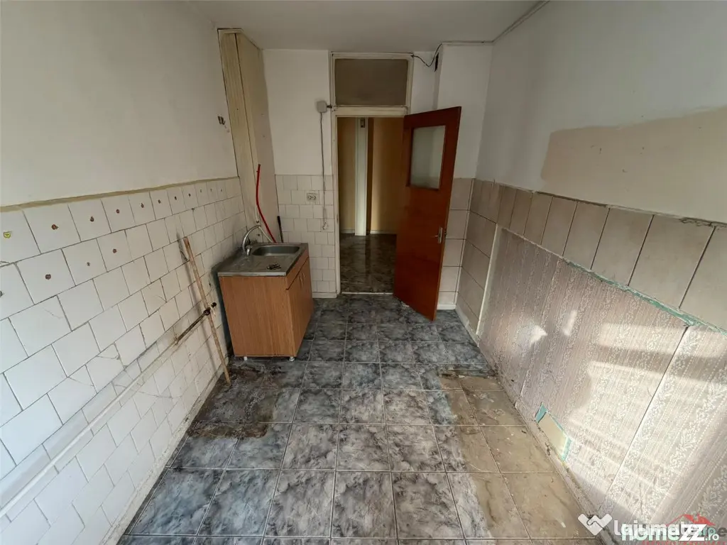 Apartament 3 camere, etaj 1, zona Centrala (fosta Autogara) - Focsani (Vrancea)
