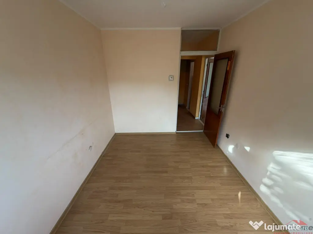 Apartament 3 camere, etaj 1, zona Centrala (fosta Autogara) - Focsani (Vrancea)