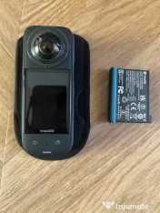 Insta360 X3 cu 2 baterii originale și husă