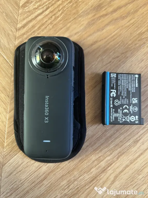 Insta360 X3 cu 2 baterii originale și husă