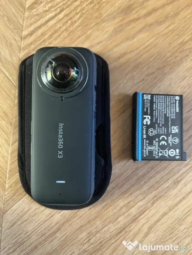 Insta360 X3 cu 2 baterii originale și husă