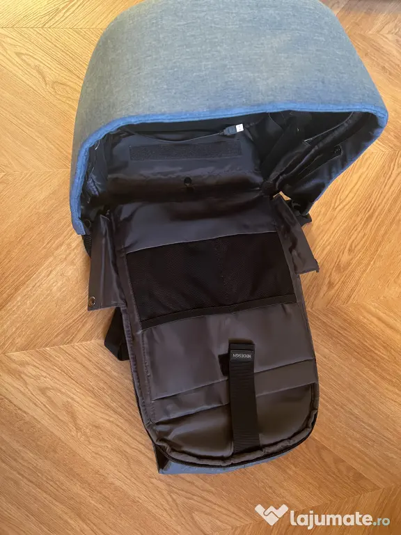 Rucsac antifurt XD Design Bobby Original albastru 15.6 inch