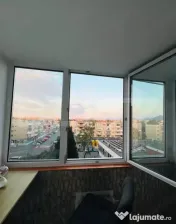 De inchiriat/Apartament luminos si spatios/Tractorul 