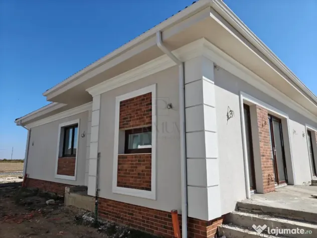 Duplex modern - toate utilitatile - terasa acoperita - Mosnita Noua (Timis)
