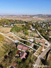 Teren de 1.247 mp cu priveliște spre Iași – liniște aproape de oraș
