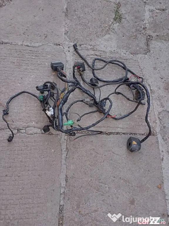 INSTALATIE electrica suzuki gsxr 600 K 1 K 2 K 3 - Targu Ocna (Bacau)