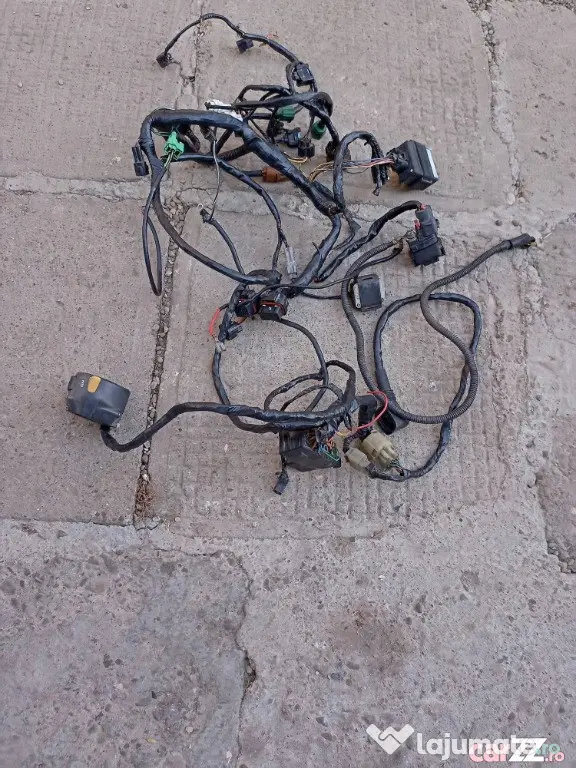 INSTALATIE electrica suzuki gsxr 600 K 1 K 2 K 3 - Targu Ocna (Bacau)