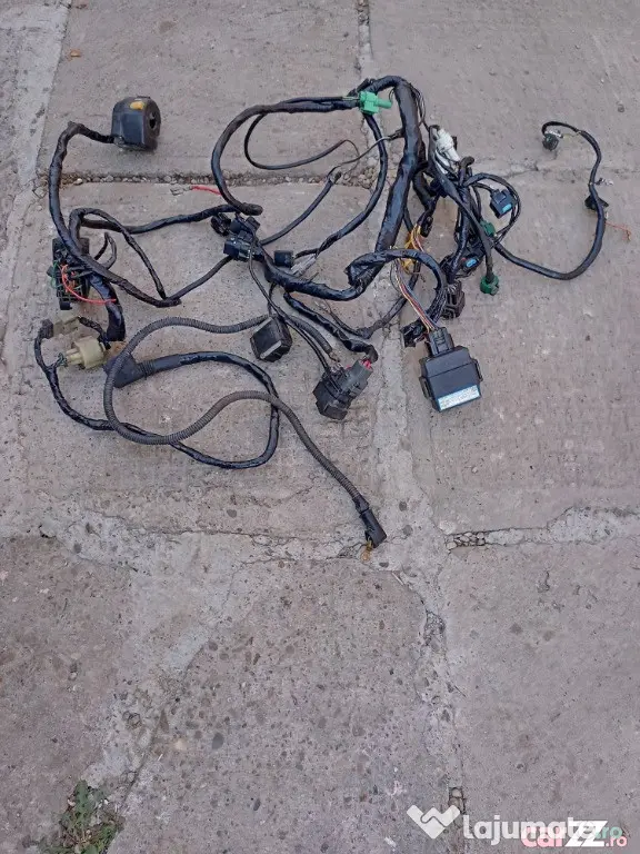 INSTALATIE electrica suzuki gsxr 600 K 1 K 2 K 3 - Targu Ocna (Bacau)