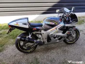 SUZUKI GSXR 600 ! IMPECABIL ! ca NOU