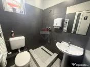 Spatiu comercial/ de inchiriat /Intre Lacuri 