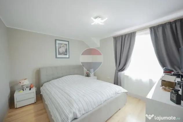 De vânzare casă - duplex cu 4 camere, panouri fotovoltaice -Sântandrei - Santandrei (Bihor)