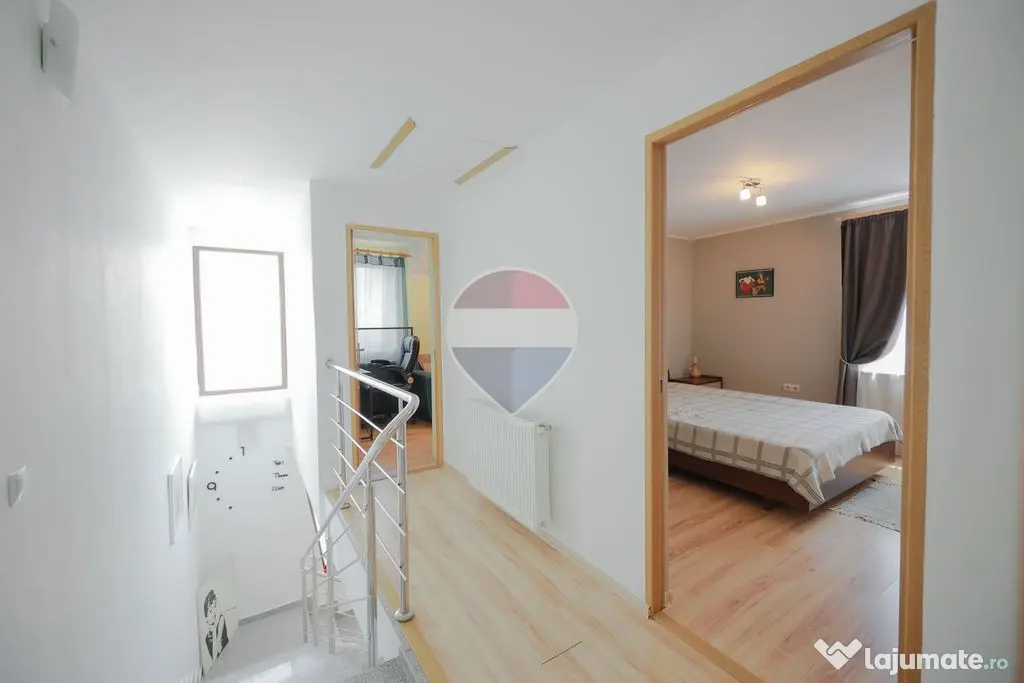 De vânzare casă - duplex cu 4 camere, panouri fotovoltaice -Sântandrei - Santandrei (Bihor)