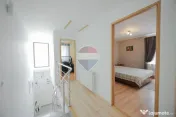 De vânzare casă - duplex cu 4 camere, panouri fotovoltaice -Sântandrei