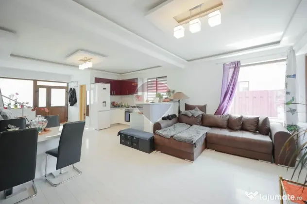 De vânzare casă - duplex cu 4 camere, panouri fotovoltaice -Sântandrei - Santandrei (Bihor)