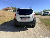 Dacia Duster carte service 
