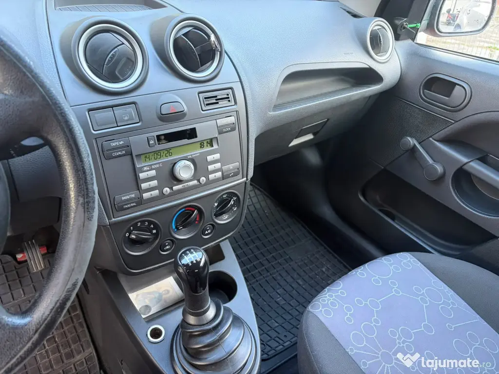 Ford Fiesta 1.4 TDCi, 2006, roșu, 2 uși