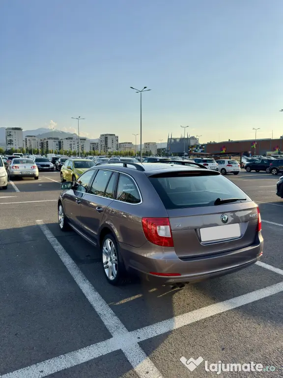 SKODA Superb 2011 — imagine 12