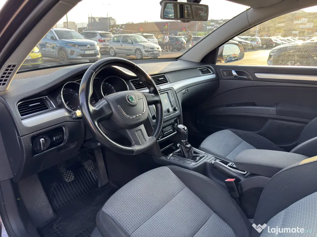 SKODA Superb 2011 — imagine 14