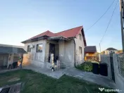 Casa recent renovata, mobilata si utilata, Ploscos 