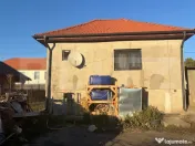 Casa recent renovata, mobilata si utilata, Ploscos 