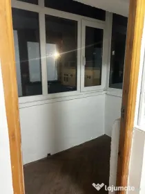 Se vinde apartament 4 camere decomandate, ultracentral, renovat, etaj 1