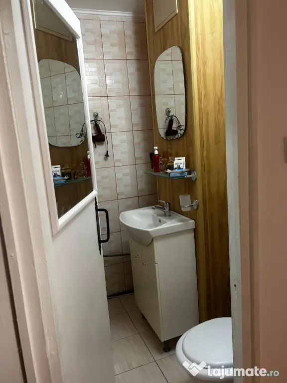 Se vinde apartament 4 camere decomandate, ultracentral, renovat, etaj 1