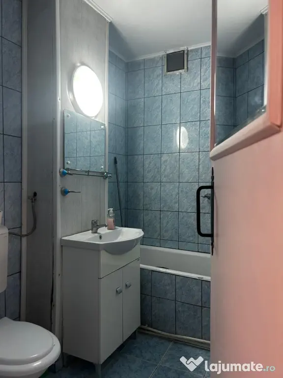 Se vinde apartament 4 camere decomandate, ultracentral, renovat, etaj 1