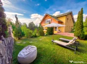 Vilă 385.9 mp | Rezidențial sau Sediu Companie | Teren 2.4