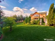 Vilă 385.9 mp | Rezidențial sau Sediu Companie | Teren 2.4
