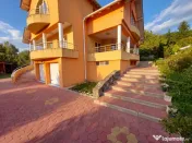 Vilă 385.9 mp | Rezidențial sau Sediu Companie | Teren 2.4
