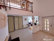 Vilă 385.9 mp | Rezidențial sau Sediu Companie | Teren 2.4