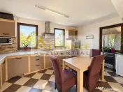 Vila de vanzare mobilata-5 camere-PANOURI SOLARE-300 M DE STV 