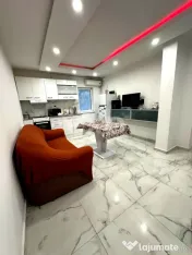 Inchiriez-3 CAMERE | 60 MP | PARTER | OPEN-SPACE + BALCON | 