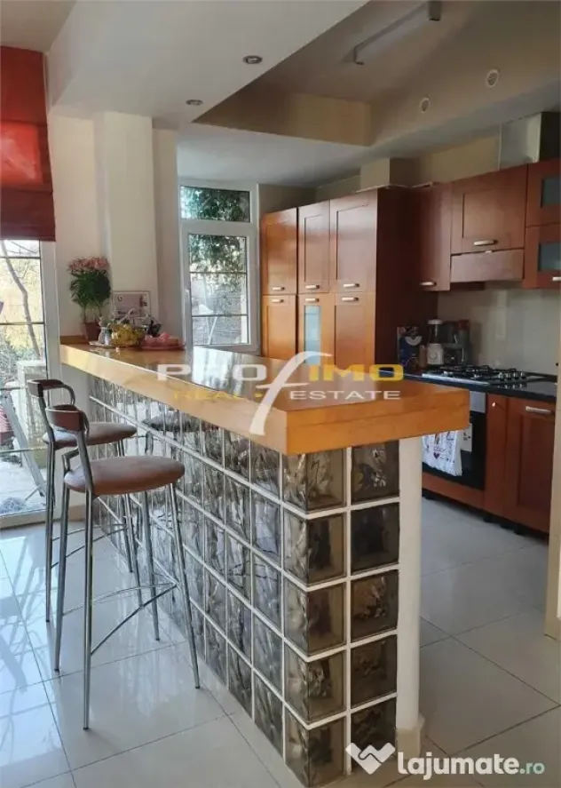 Vila exclusivista, P 1 M, Km 5, amenajata deosebit, mobilata - Constanta (Constanta)