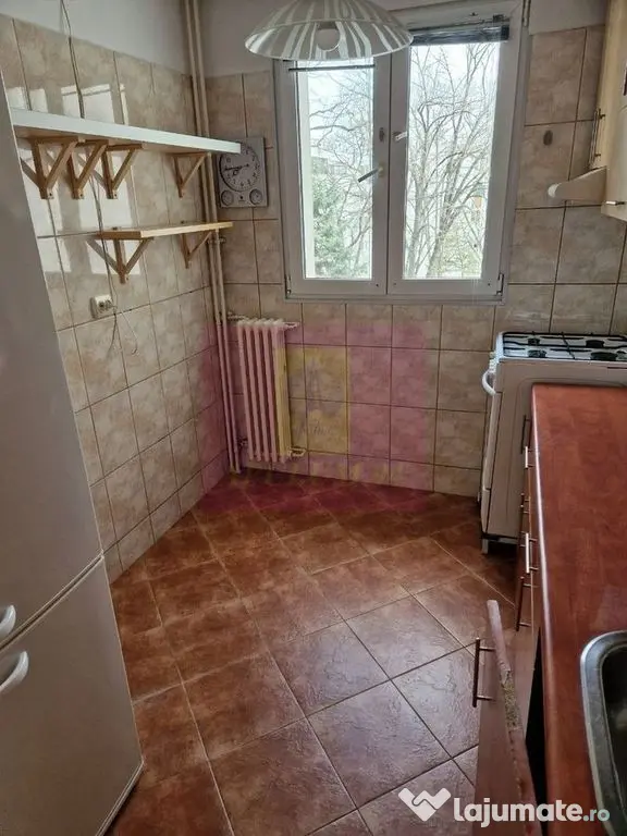 Vanzare apartament 4 camere la Titan, metrou bl. H