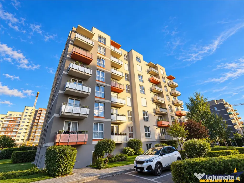 Apartament 2 camere decomandat, renovat, balcon, parcare, bo - Brasov (Brasov)