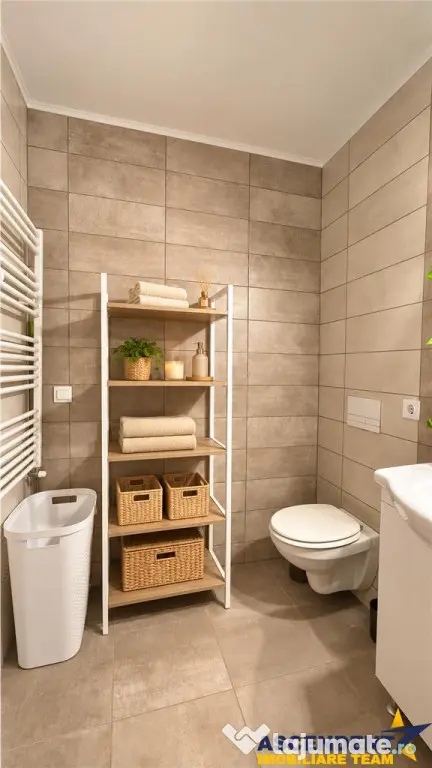 Apartament 2 camere decomandat, renovat, balcon, parcare, bo - Brasov (Brasov)