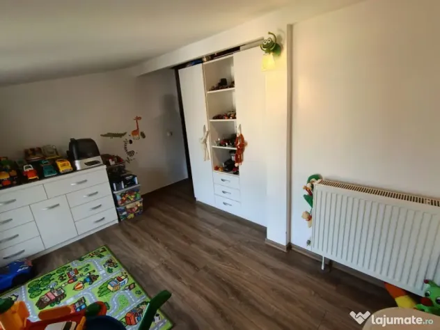 Apartament 4 camere, 95 mp utili, cu mansarda – zona Centr - Baia Mare (Maramures)