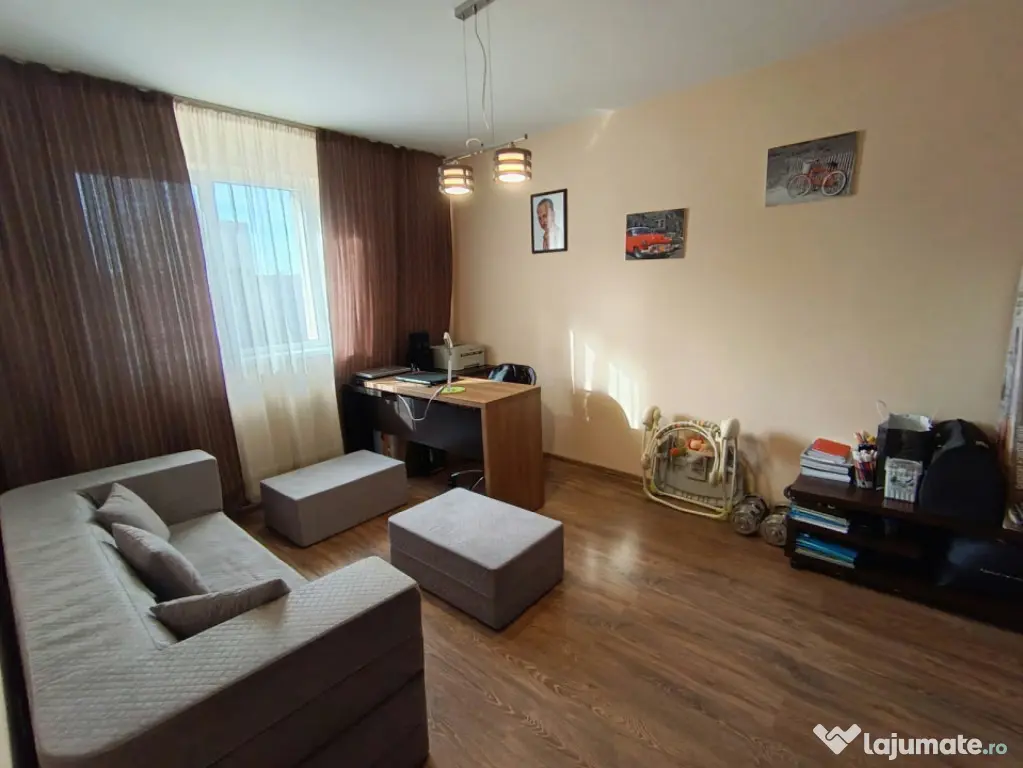 Apartament 4 camere, 95 mp utili, cu mansarda – zona Centr - Baia Mare (Maramures)
