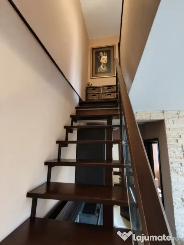 Apartament 4 camere, 95 mp utili, cu mansarda – zona Centr - Baia Mare (Maramures)
