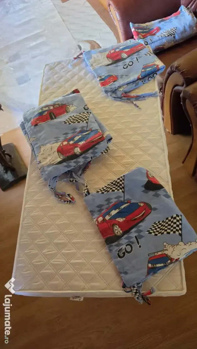 Vand 2 patuturi copil.