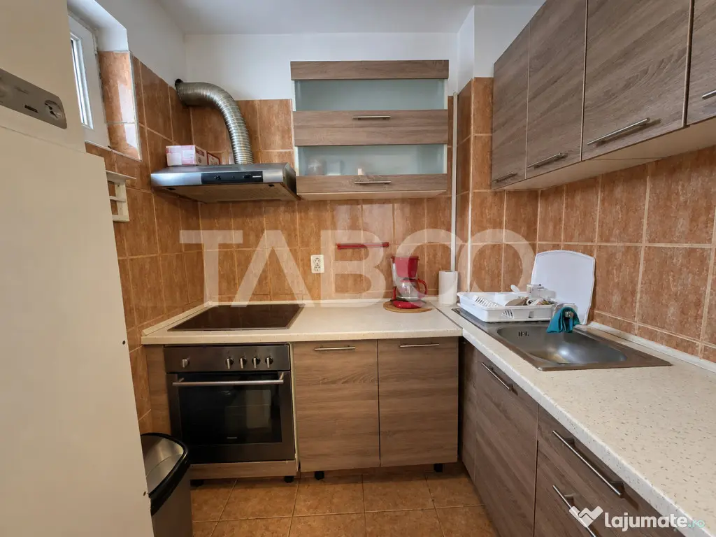 Apartament 3 camere de vanzare etaj intermediar Sibiu -chiri - Sibiu (Sibiu)
