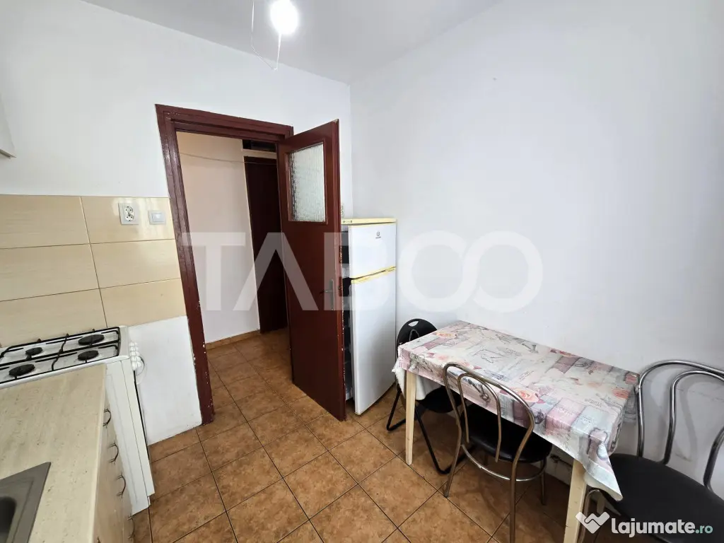 Apartament 2 camere de vanzare decomandat 52 mpu etaj 3 Tere - Sibiu (Sibiu)