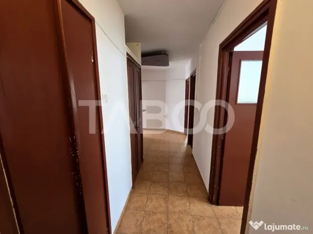 Apartament 2 camere de vanzare decomandat 52 mpu etaj 3 Tere - Sibiu (Sibiu)