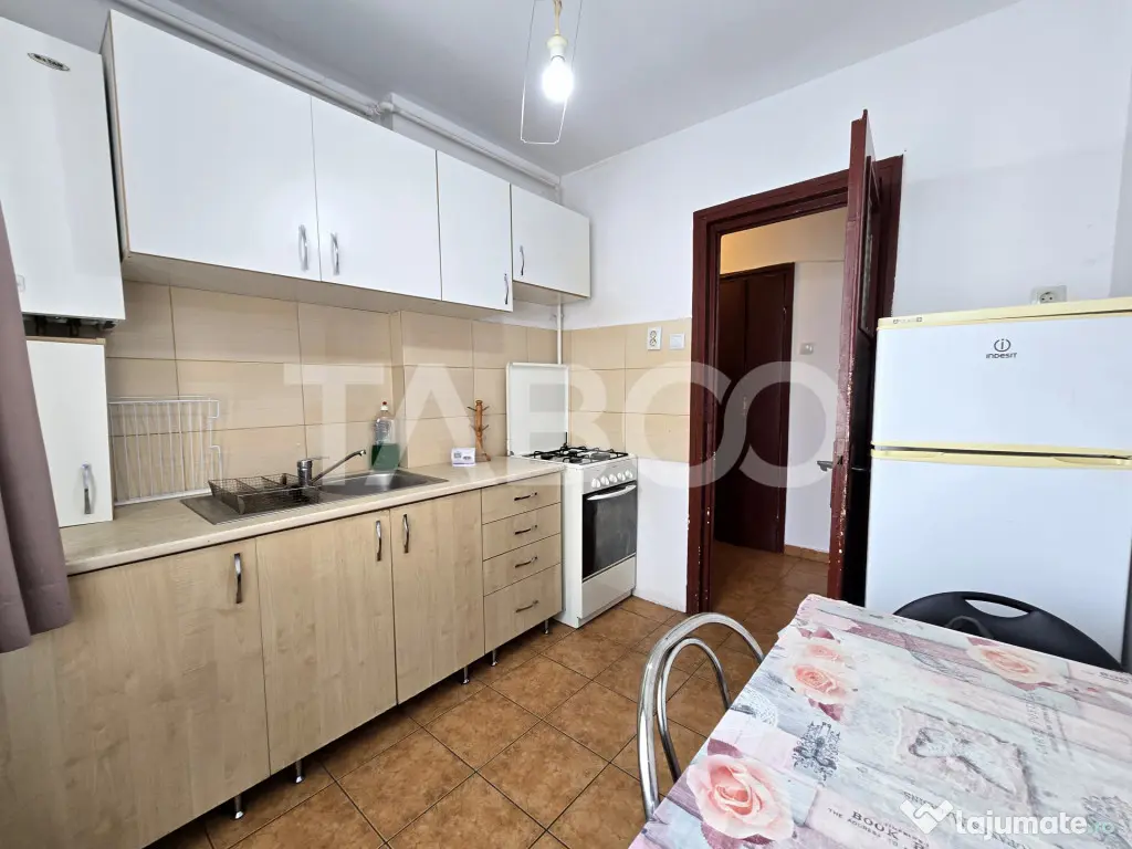 Apartament 2 camere de vanzare decomandat 52 mpu etaj 3 Tere - Sibiu (Sibiu)