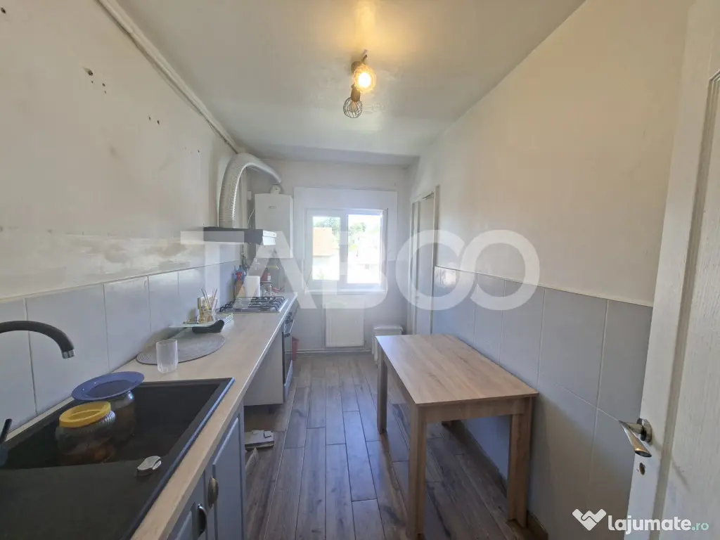 Apartament decomandat de vanzare 2 camere Strand etaj 4 acop - Sibiu (Sibiu)