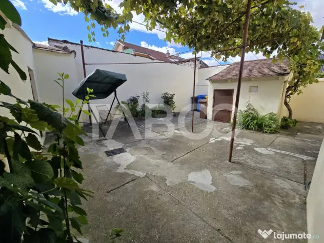 Casa individuala de vanzare cu teren 237 mp garaj in zona Lu - Sibiu (Sibiu)