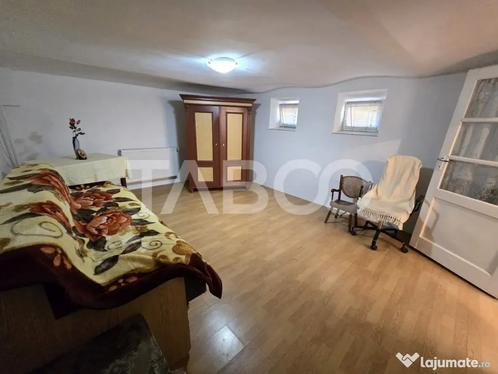 Casa individuala de vanzare cu teren 237 mp garaj in zona Lu - Sibiu (Sibiu)